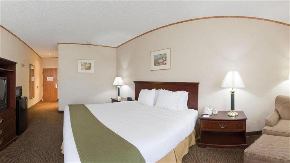 Comfort Inn & Suites Junction City - Near Fort Riley Exteriör bild
