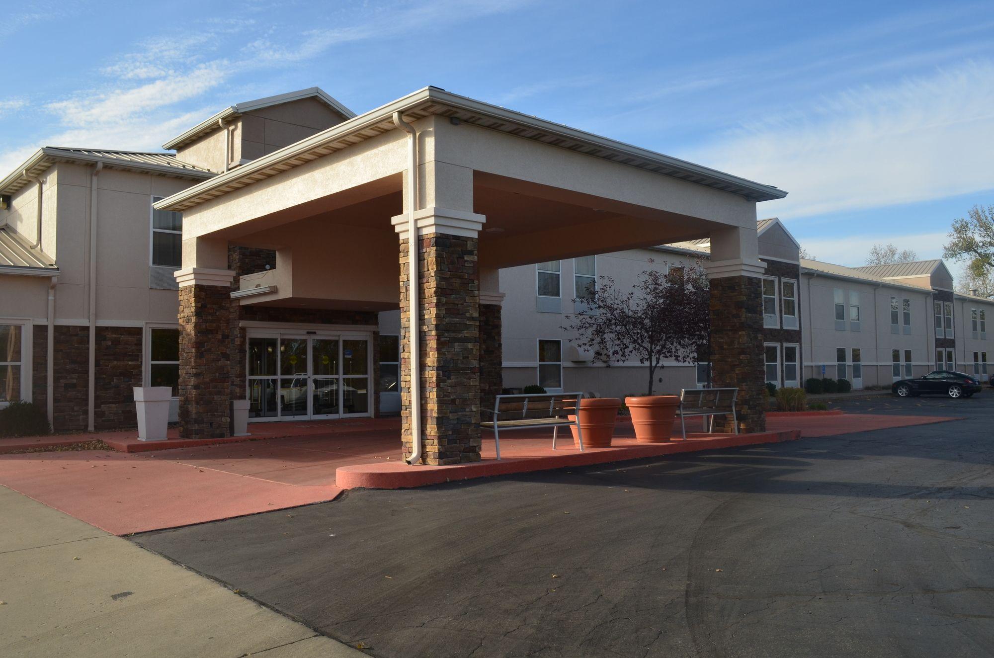 Comfort Inn & Suites Junction City - Near Fort Riley Exteriör bild