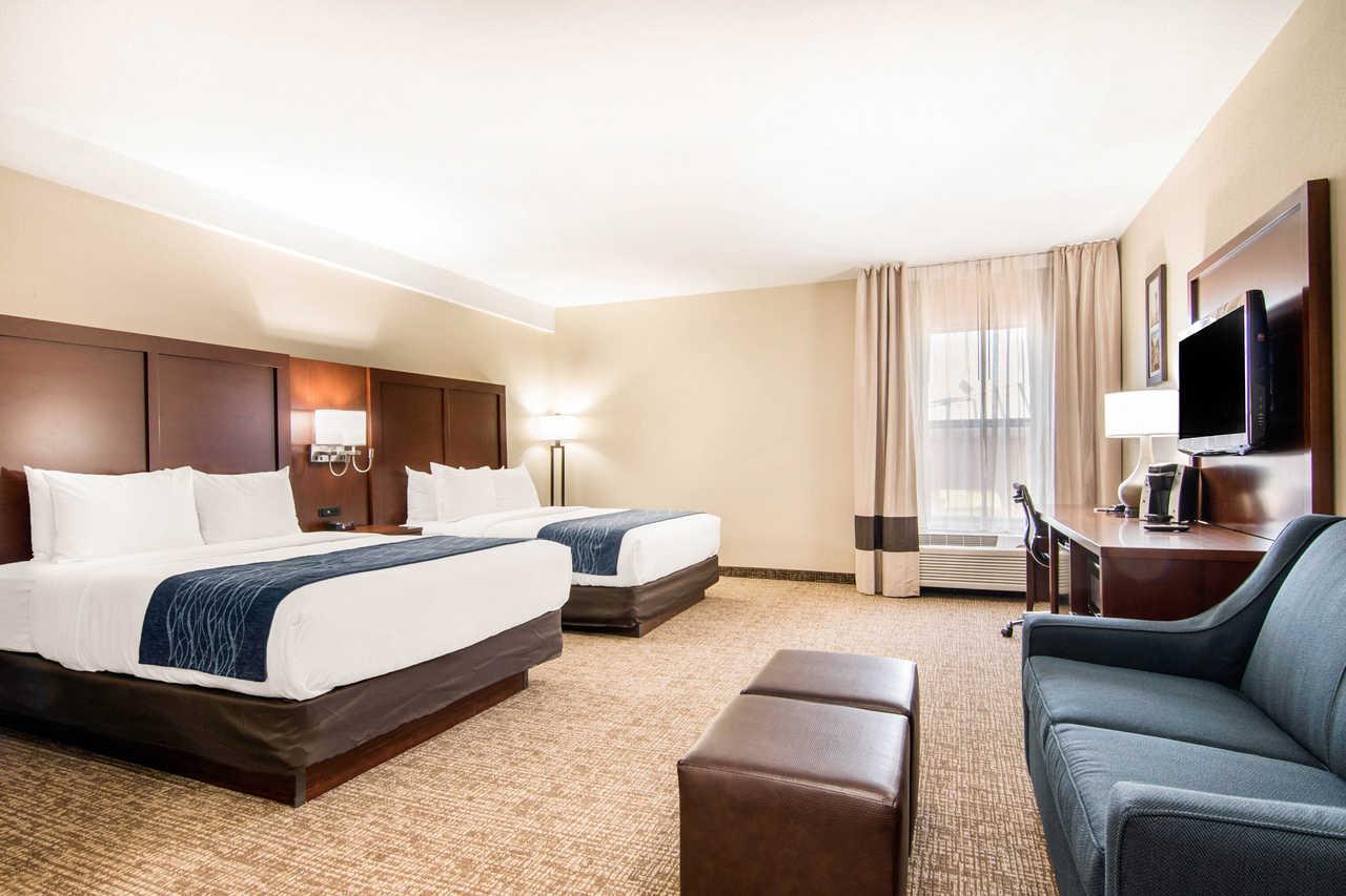 Comfort Inn & Suites Junction City - Near Fort Riley Exteriör bild