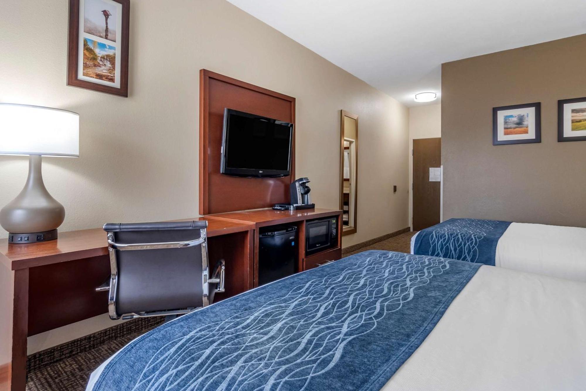 Comfort Inn & Suites Junction City - Near Fort Riley Exteriör bild
