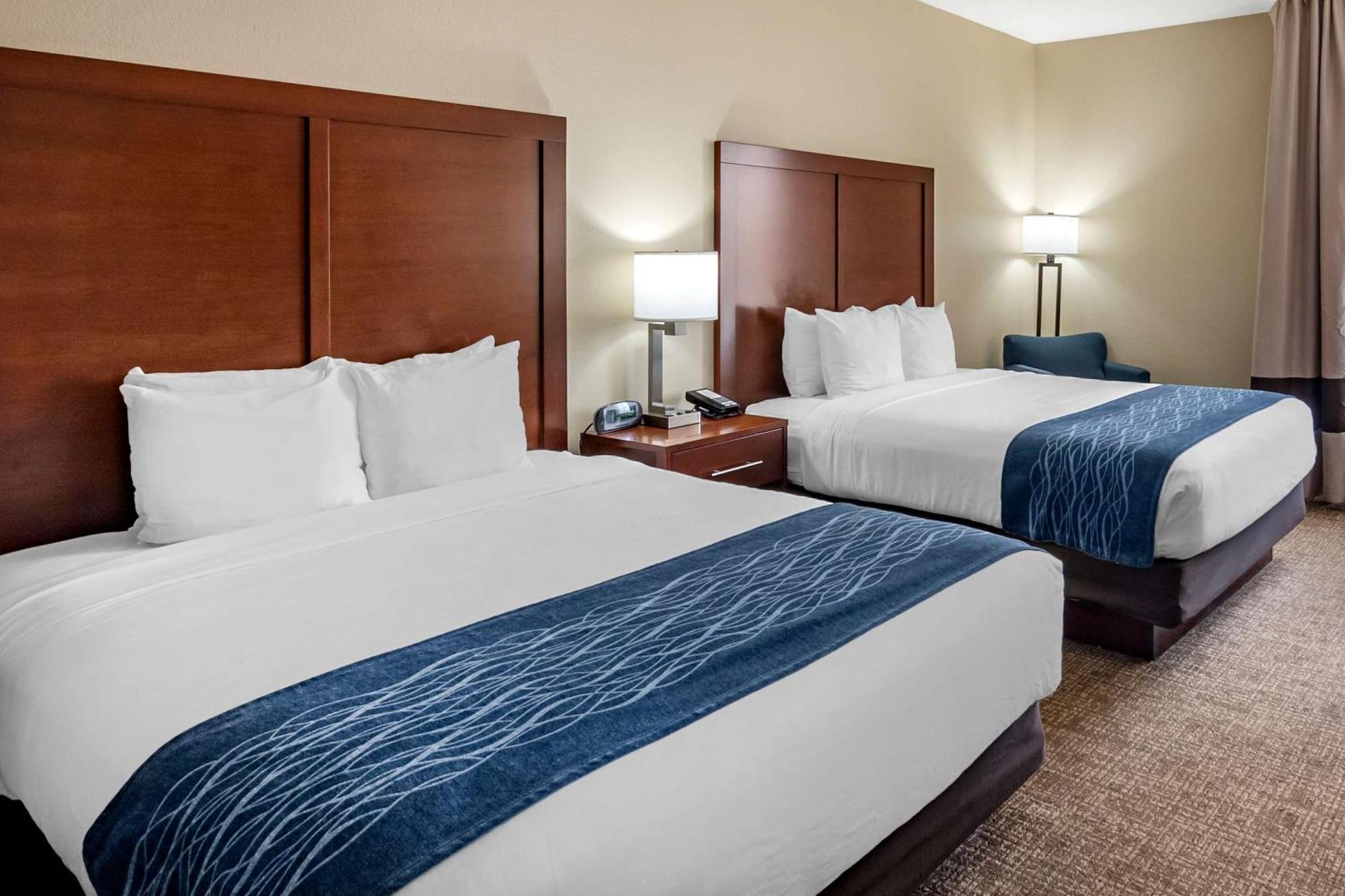 Comfort Inn & Suites Junction City - Near Fort Riley Exteriör bild